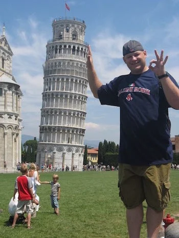 Example of forced perspective showing how dimensionality reduction can create optical illusions